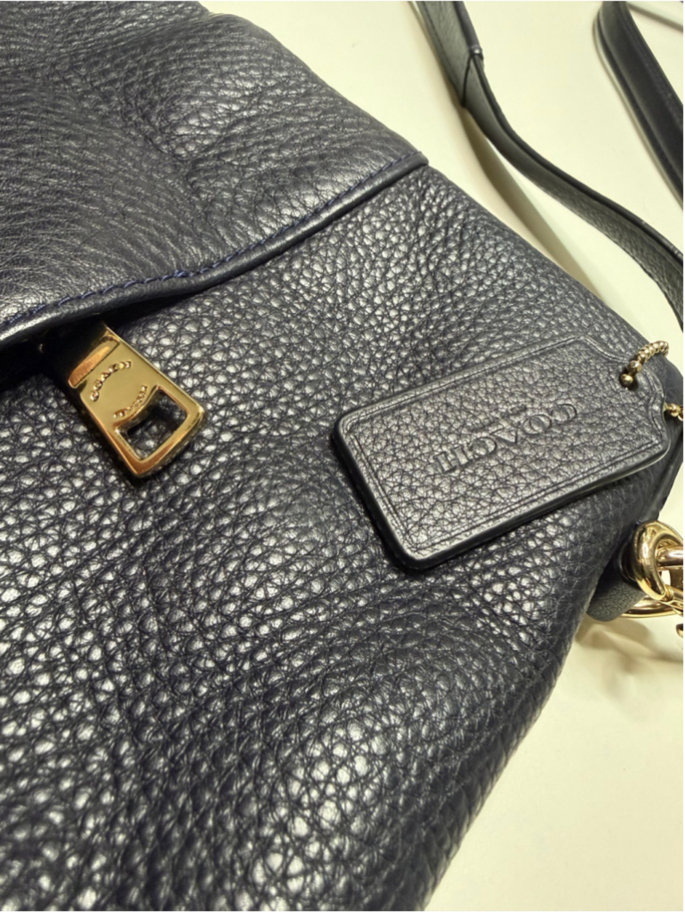 Gorgeous coach navy blue leather shoulder bag with removable Crossbody strap ￼ - Picture 3 of 11